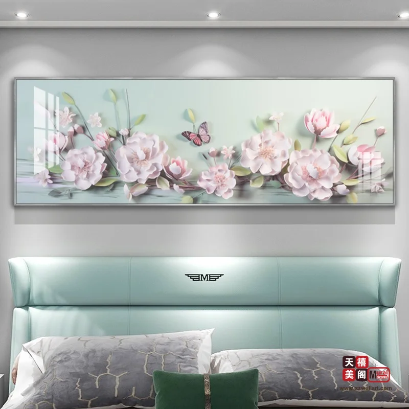 蝶戏花丛
