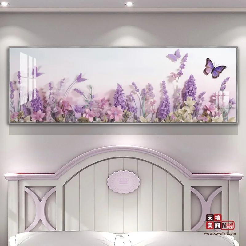 蝶戏花丛