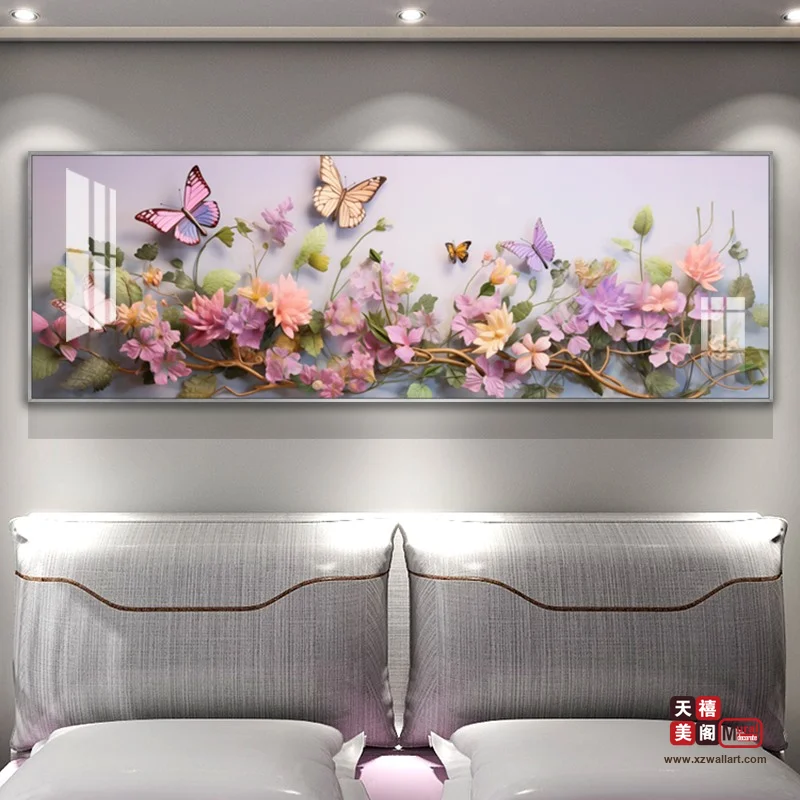 蝶戏花丛