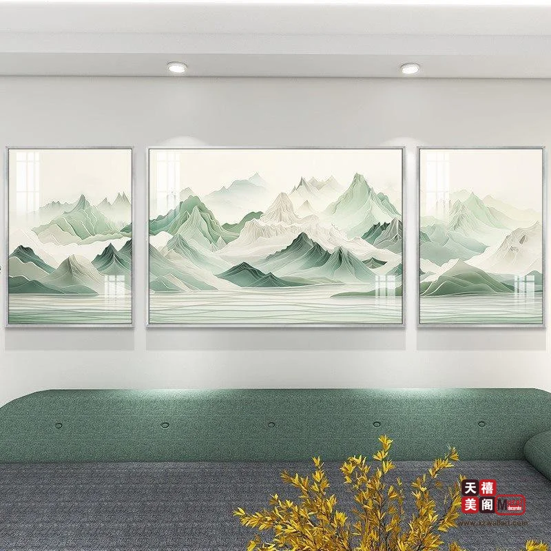 青山映水