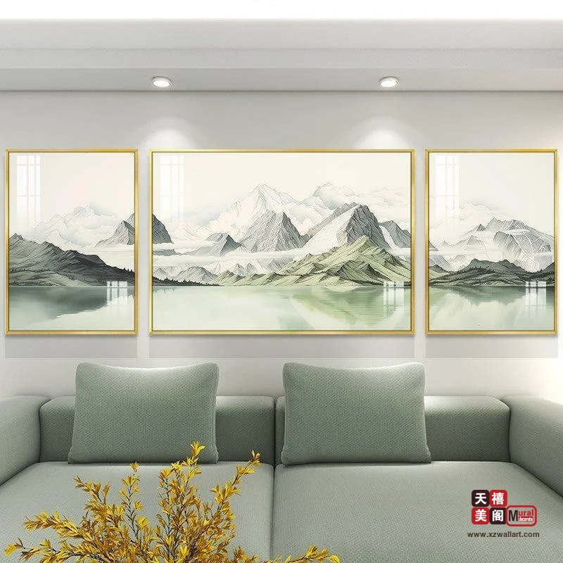 青山映水