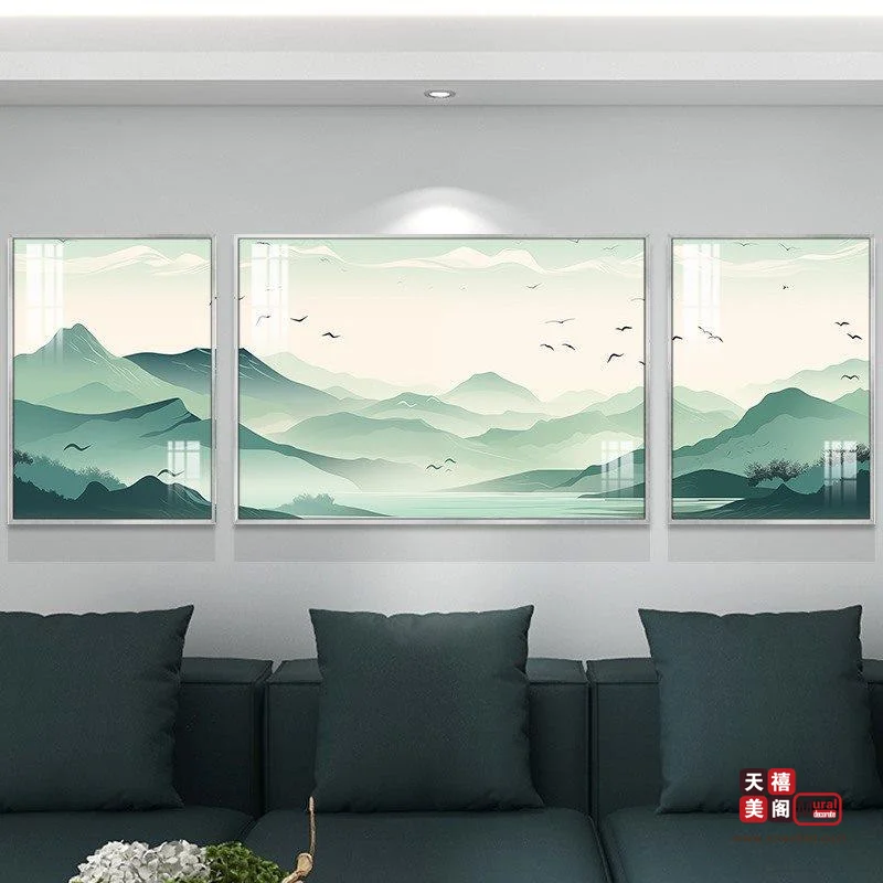 青山映水