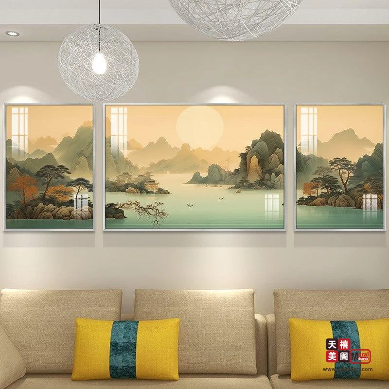 青山映水
